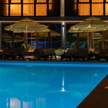 Brooklyn 2 Hotel Yablunytsya Exterior photo