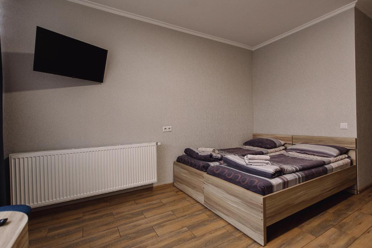 Brooklyn 2 Hotel Yablunytsya Exterior photo
