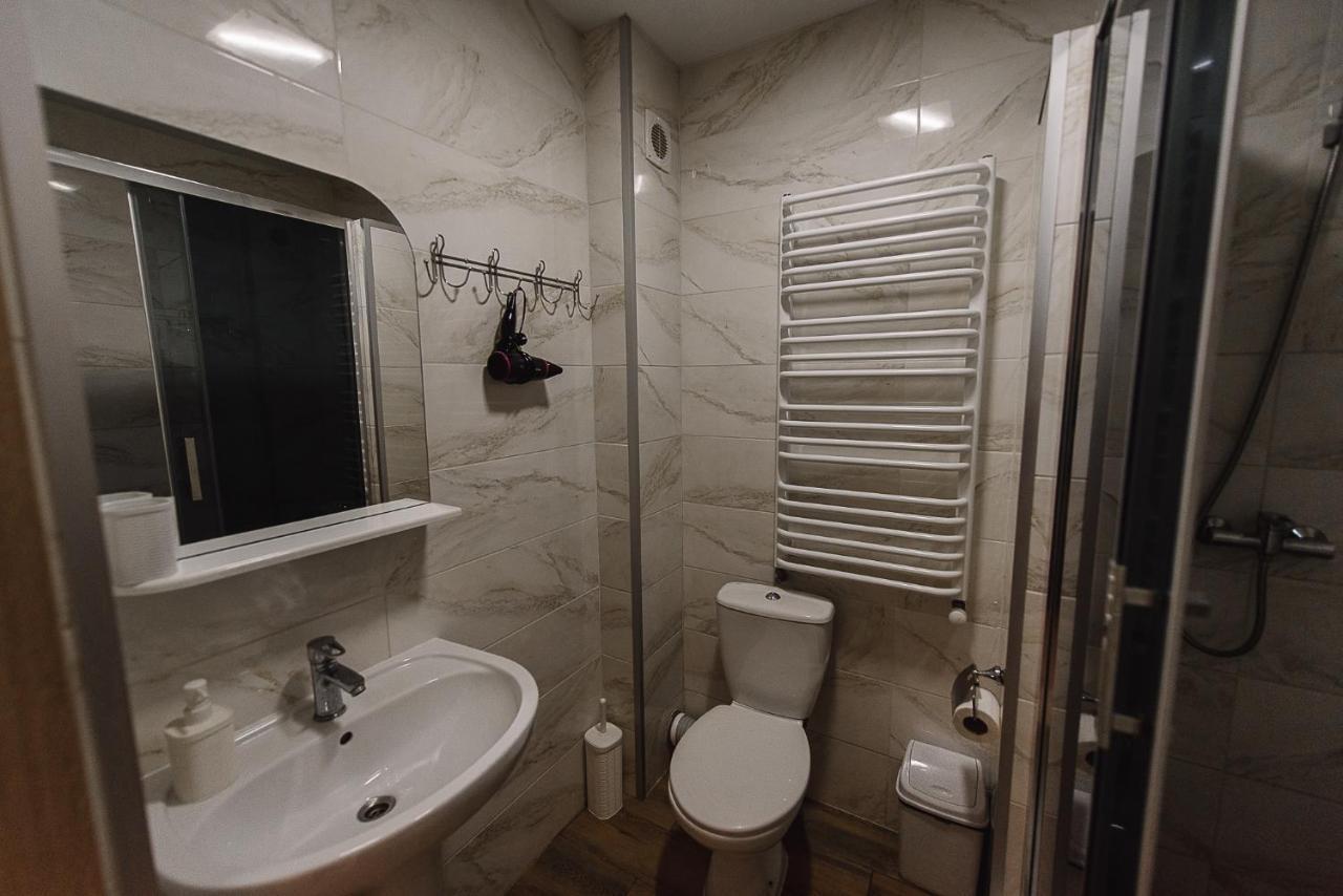 Brooklyn 2 Hotel Yablunytsya Exterior photo