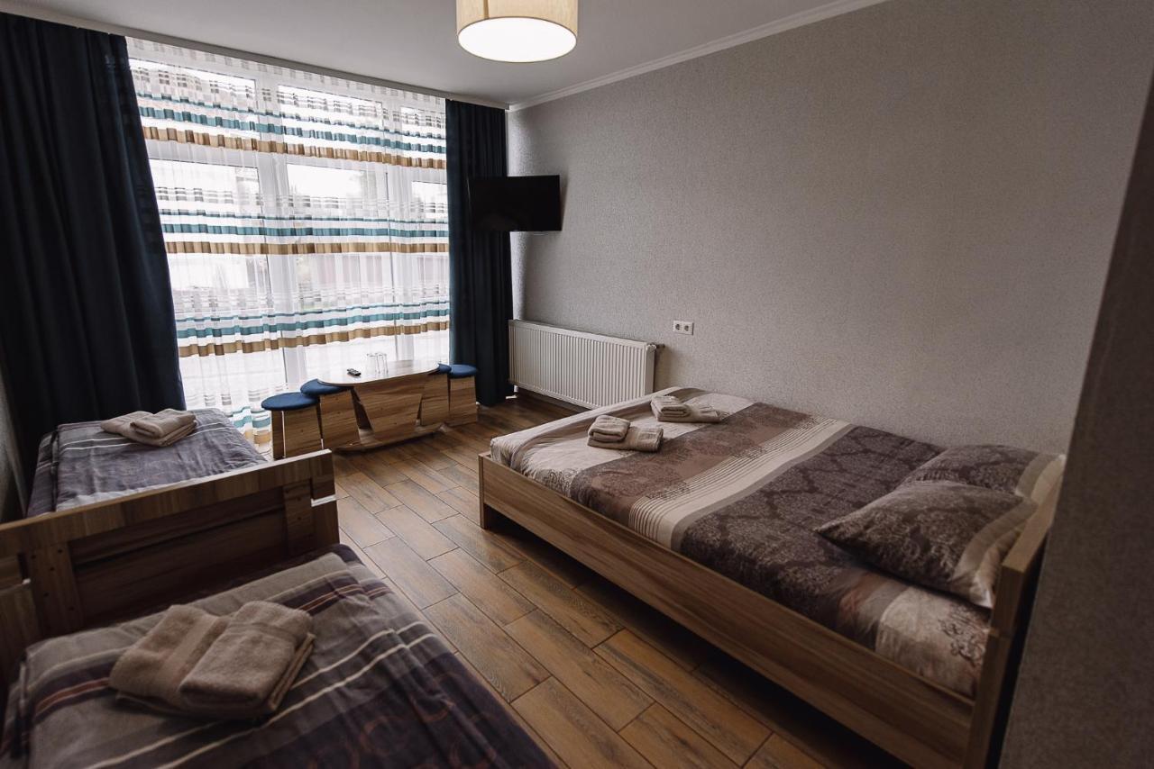 Brooklyn 2 Hotel Yablunytsya Exterior photo