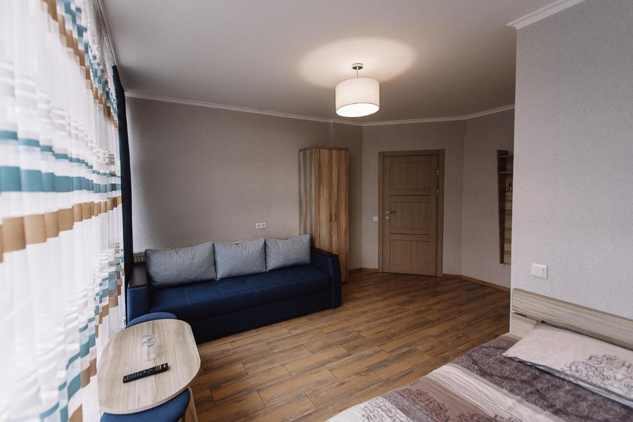 Brooklyn 2 Hotel Yablunytsya Exterior photo