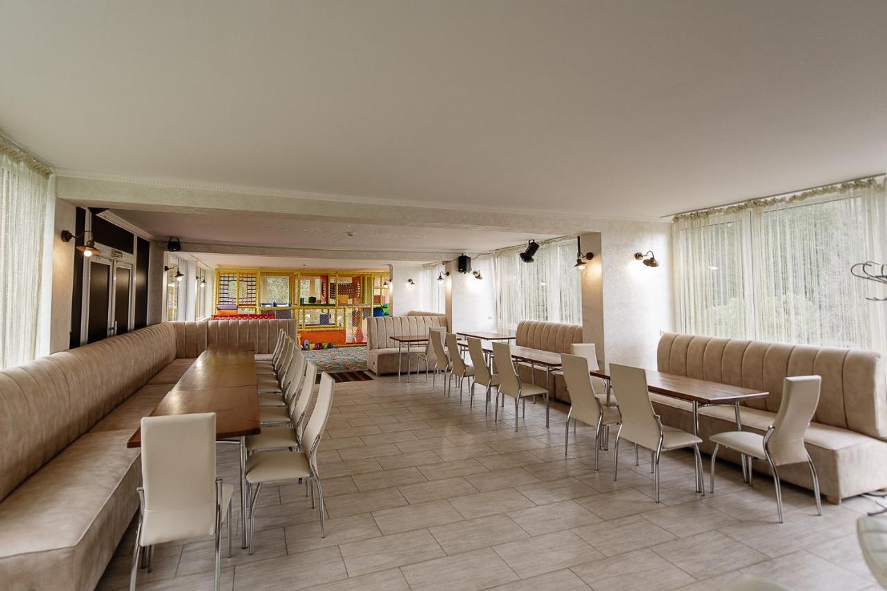 Brooklyn 2 Hotel Yablunytsya Exterior photo